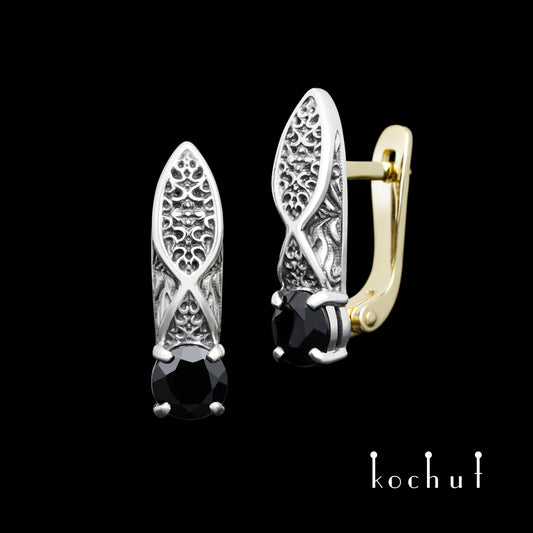 Versailles — Ohrringe aus oxidiertem Silber und Gelbgold mit Spinell