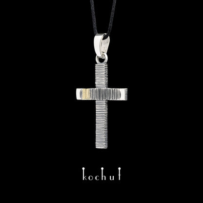 Lichtzeichen — Kreuz aus oxidiertem Silber und Gelbgold