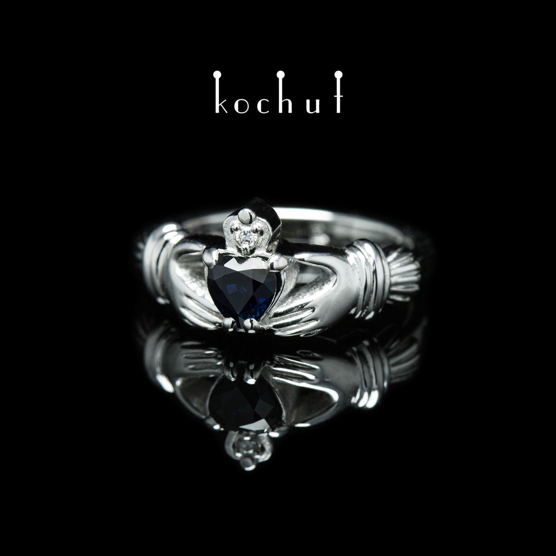 Claddagh: Liebe — Ring aus Weißgold mit Saphir und Diamant, rhodiniert mit Weißrhodium