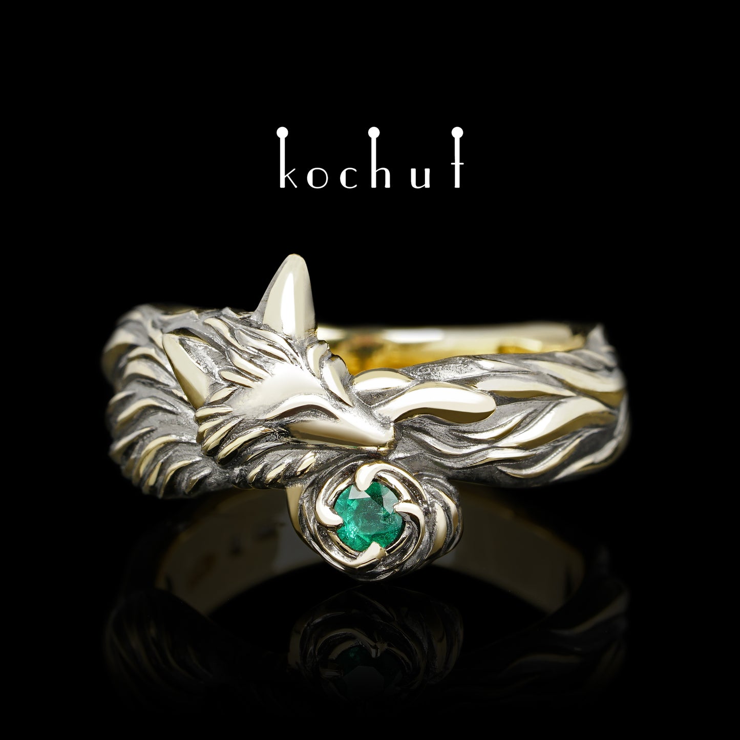 Kleiner Fuchs — Ring aus Gelbgold mit Smaragd, überzogen mit schwarzem Rhodium