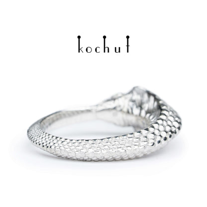 Ouroboros — Weißgoldring mit Topasen, plattiert mit weißem Rhodium
