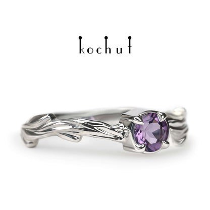 März Zweig — ein Ring aus Weißgold, plattiert mit schwarzem Rhodium und Amethyst
