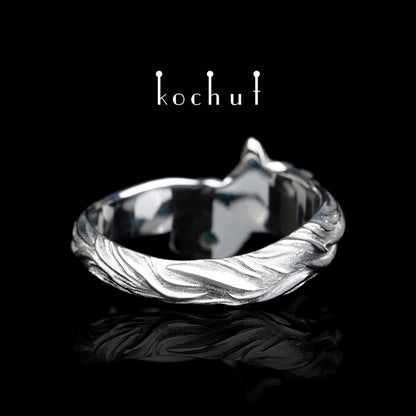 Kleiner Fuchs — Ring aus Silber mit Smaragd, beschichtet mit weißem Rhodium
