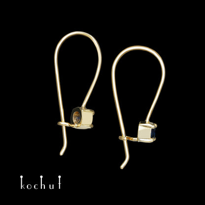 Liebeselixier — Ohrringe aus Gelbgold mit Saphir