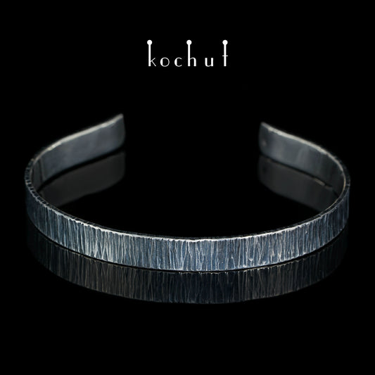 Bark — geschmiedetes Armband aus oxidiertem Silber