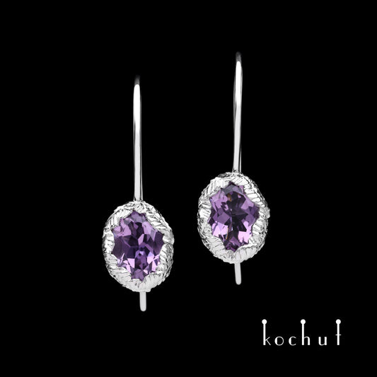Die Quelle des Lebens — Ohrringe aus Weißgold mit Amethyst, überzogen mit weißem Rhodium