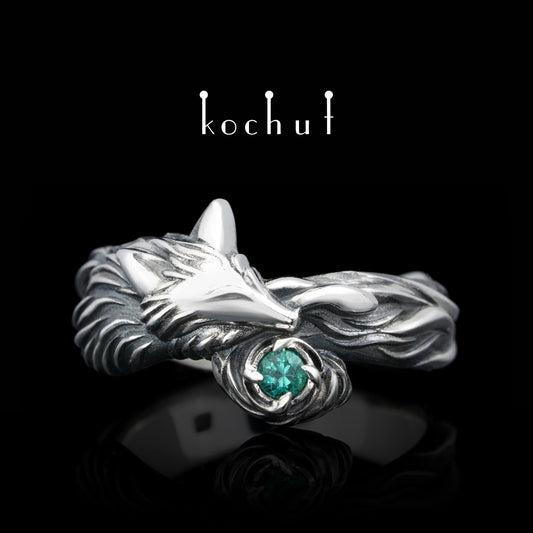 Kleiner Fuchs — Ring aus oxidiertem Silber mit Smaragd