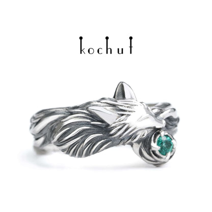Kleiner Fuchs — Ring aus oxidiertem Silber mit Smaragd