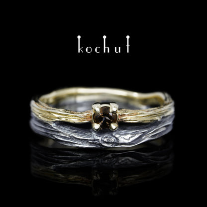 Auge des Waldes — Ehering aus oxidiertem Silber und Gelbgold mit Rauchquarz
