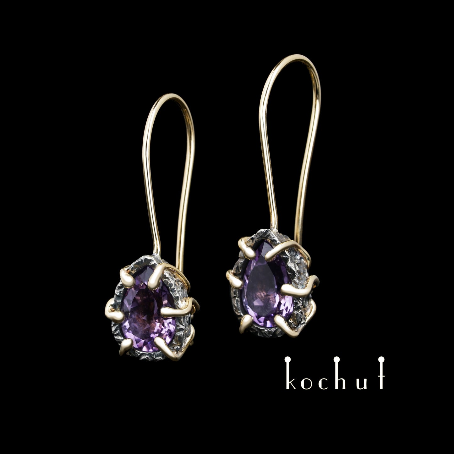 Aurora — Ohrringe aus oxidiertem Silber und Gelbgold mit Amethysten
