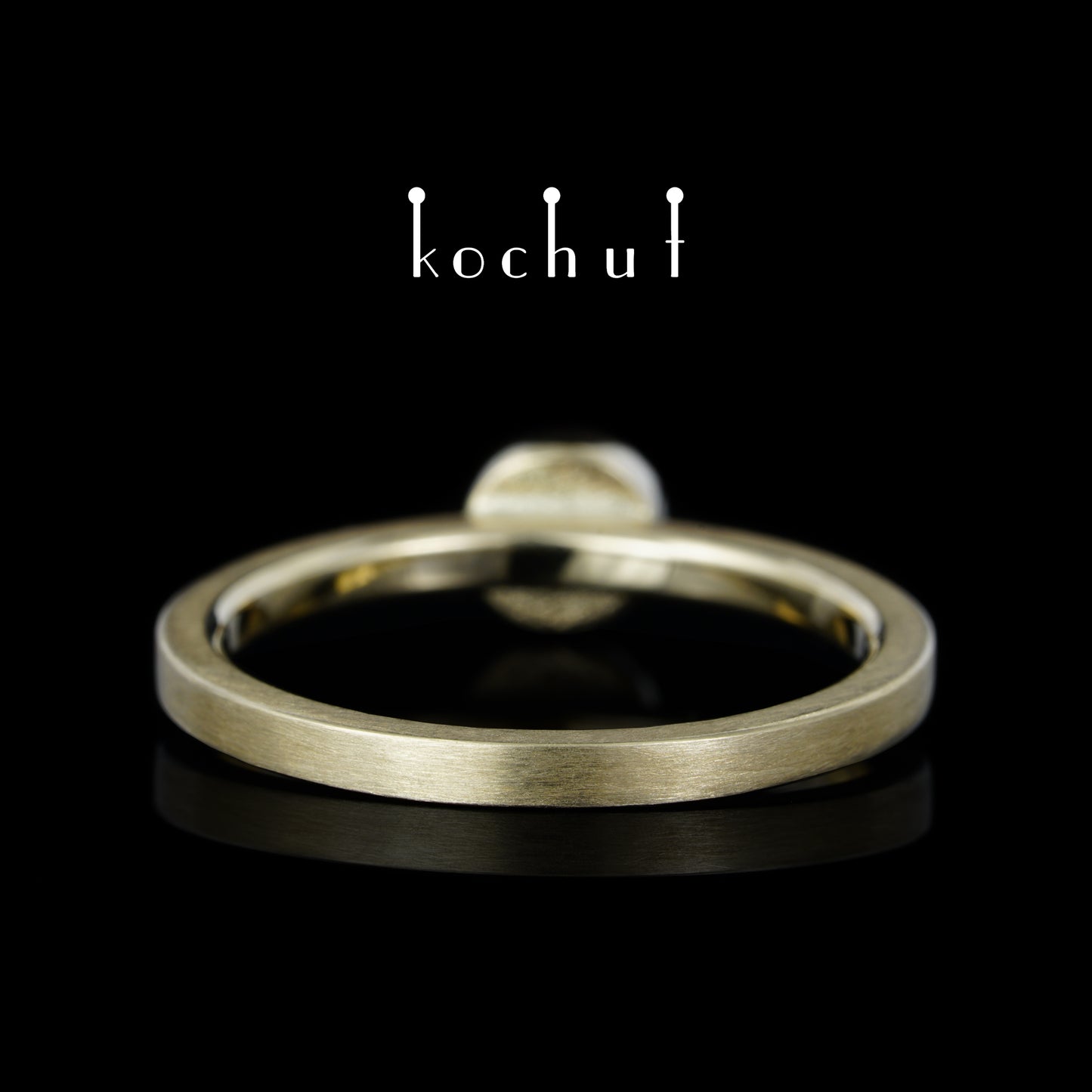 Erde — Ring aus Gelbgold mit Smaragd