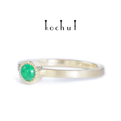 Erde — Ring aus Gelbgold mit Smaragd