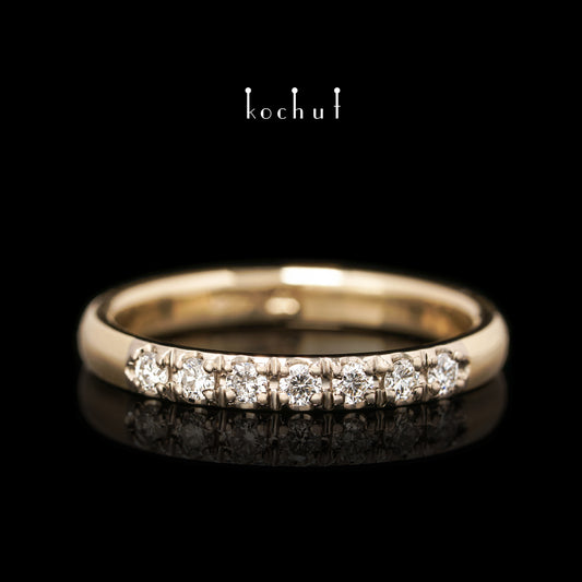 Subtile Unterton — Verlobungsring aus Gelbgold, Palladiumgold und mit Diamanten