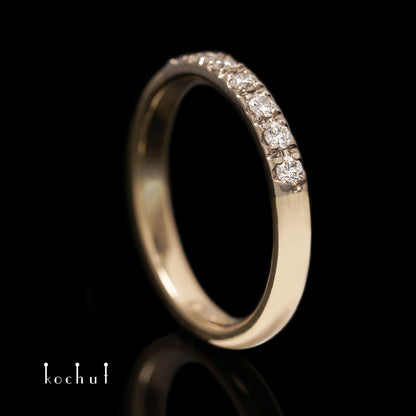 Subtile Unterton — Verlobungsring aus Gelbgold, Palladiumgold und mit Diamanten