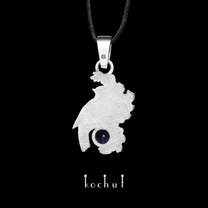 Vogel auf einem Lavendelzweig — Anhänger aus oxidiertem Silber mit Amethyst