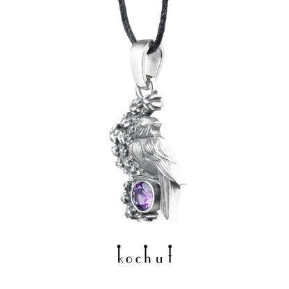 Vogel auf einem Lavendelzweig — Anhänger aus oxidiertem Silber mit Amethyst
