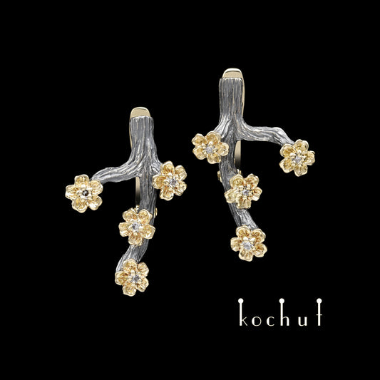 Zweige und Blumen — Ohrringe aus oxidiertem Silber und Gelbgold mit Diamanten