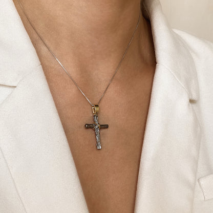 Demut — Kreuz aus Palladium und Gelbgold, beschichtet mit schwarzem Rhodium