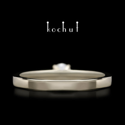 Unschuld — Verlobungsring aus Weißgold mit Diamant