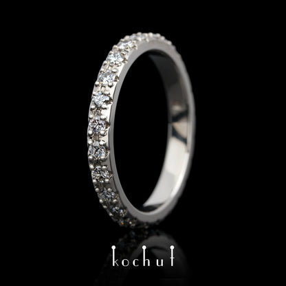 Mein Orbit — ein Verlobungsring aus Palladium-Gold mit losen Diamanten