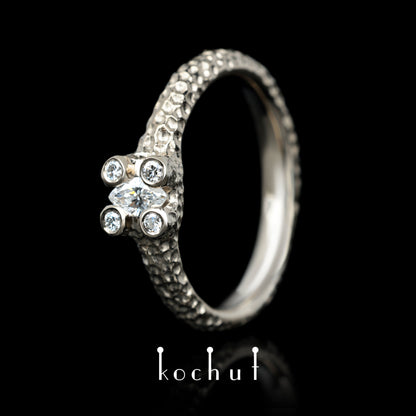 Sternblume — Verlobungsdiamant-Ring aus Palladium 18 Karat Gold