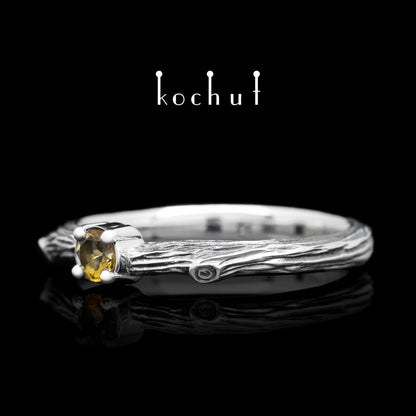 Zartes Zweig — Ring aus oxidiertem Silber mit Citrin