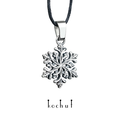 Schneeflocke — Anhänger aus oxidiertem Silber
