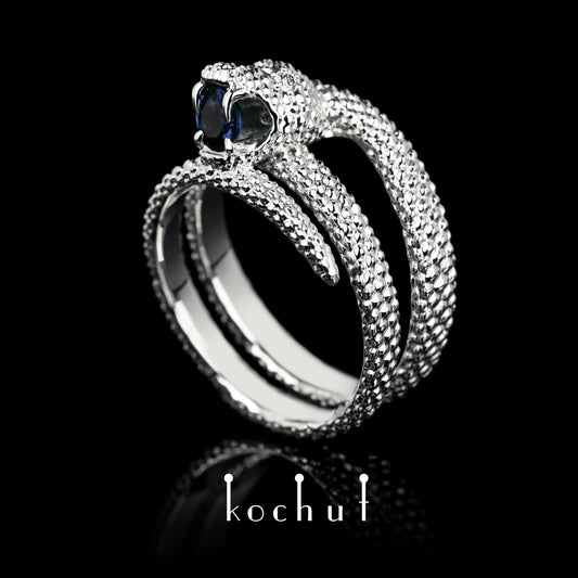 Liebe der Widerspenstigen — Weißgoldring mit einem blauen Saphir und Diamanten, plattiert mit weißem Rhodium
