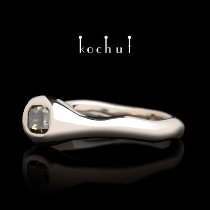 Mantra der Seele — 18K Palladium-Goldring mit Diamant