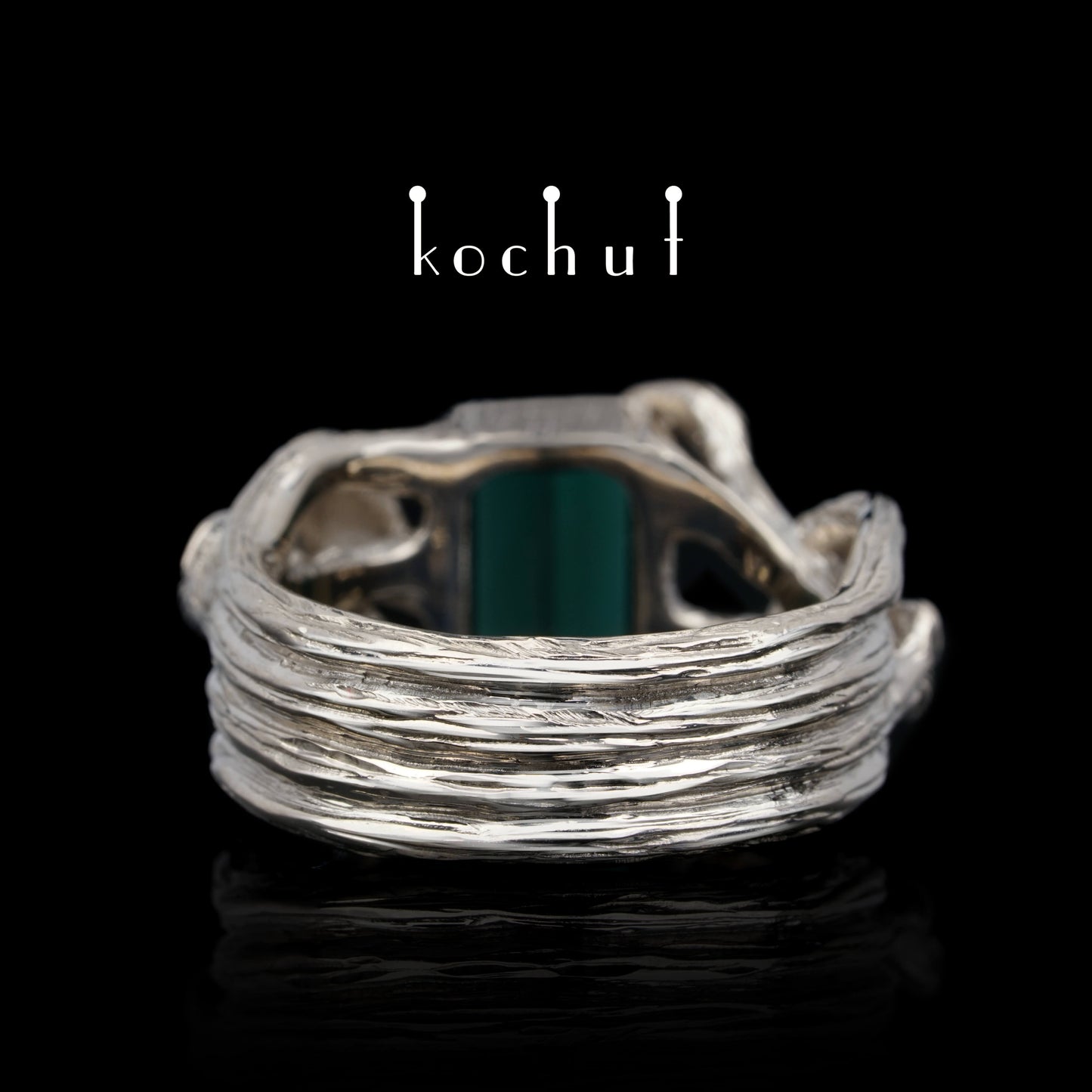 Elixir — ein Ring aus Palladium-Gold und Turmalin