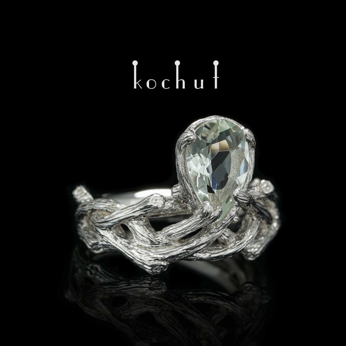 Galadriel — silberner Ring mit grünem Amethyst, überzogen mit weißem Rhodium