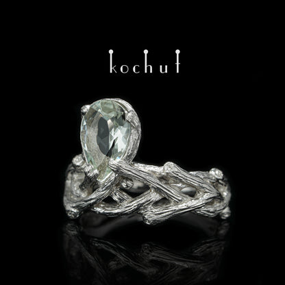 Galadriel — silberner Ring mit grünem Amethyst, überzogen mit weißem Rhodium