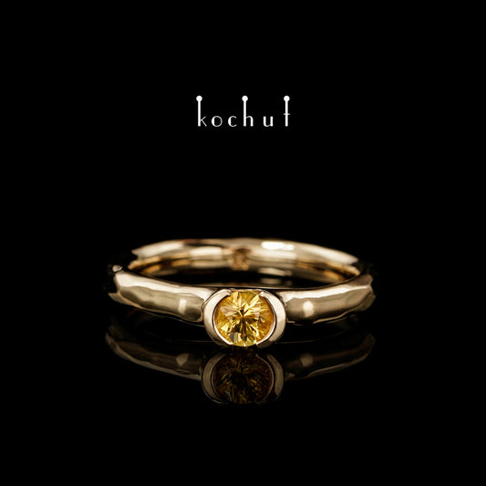 Absolute — Verlobungsring aus gelbem 18K Gold mit gelbem Saphir