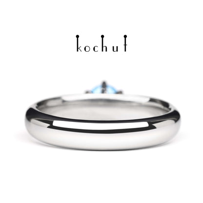 Persephone — Silber-Verlobungsring mit Topas, beschichtet mit weißem Rhodium