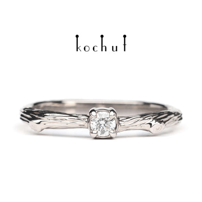 Zierliches Zweig — Palladium-Gold-Verlobungsring mit einem Diamanten