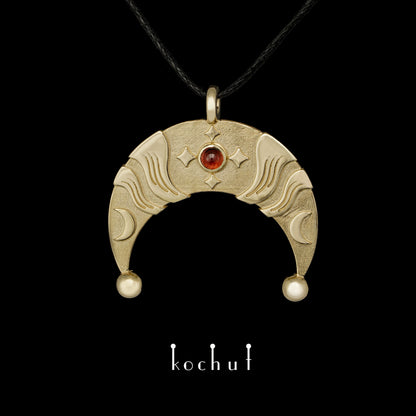 Lunnitsa — Anhänger aus Gelbgold mit Granat