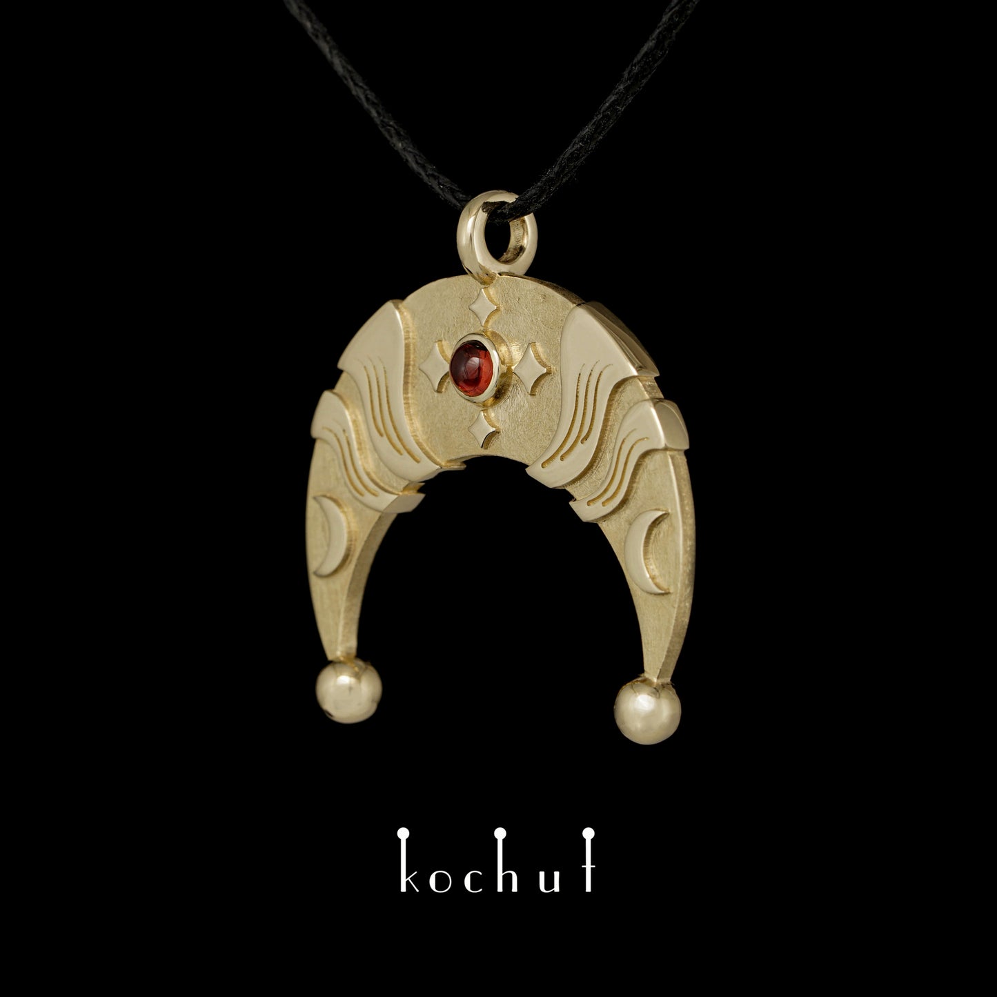Lunnitsa — Anhänger aus Gelbgold mit Granat
