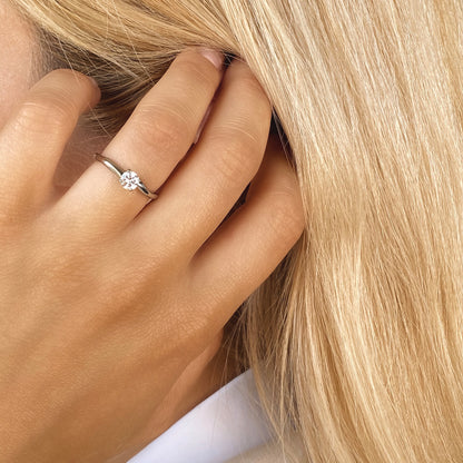 Sanfte Umarmungen — Platin-Verlobungsdiamant-Ring