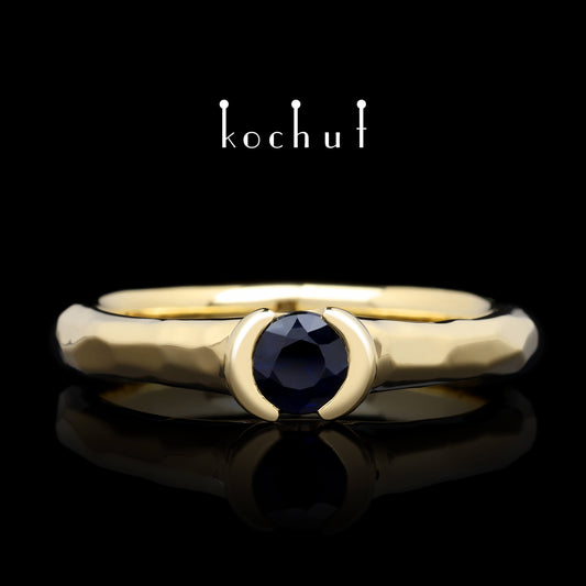 Absolute — Verlobungsring aus gelbem 18K-Gold mit blauer Saphir