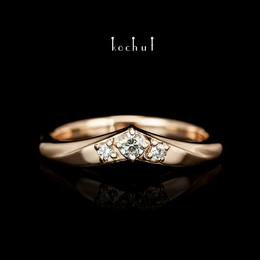 Meine Dame — Rotgoldring mit Diamanten