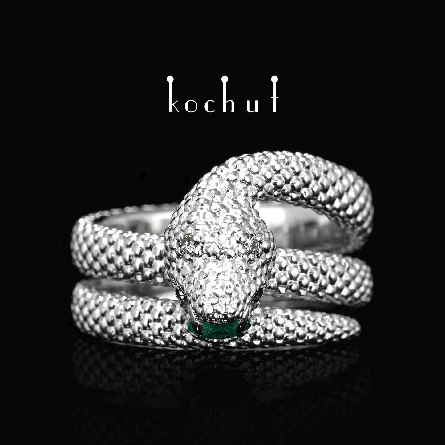 Liebe der Widerspenstigen — Ring aus Weißgold mit Smaragd und Diamanten, überzogen mit weißem Rhodium
