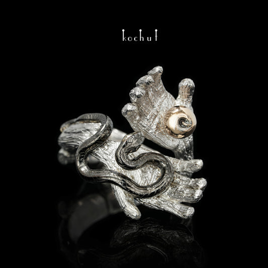 Verbotene Frucht — Ring aus Gelb-, Rotgold und Silber, überzogen mit schwarzem und weißem Rhodium