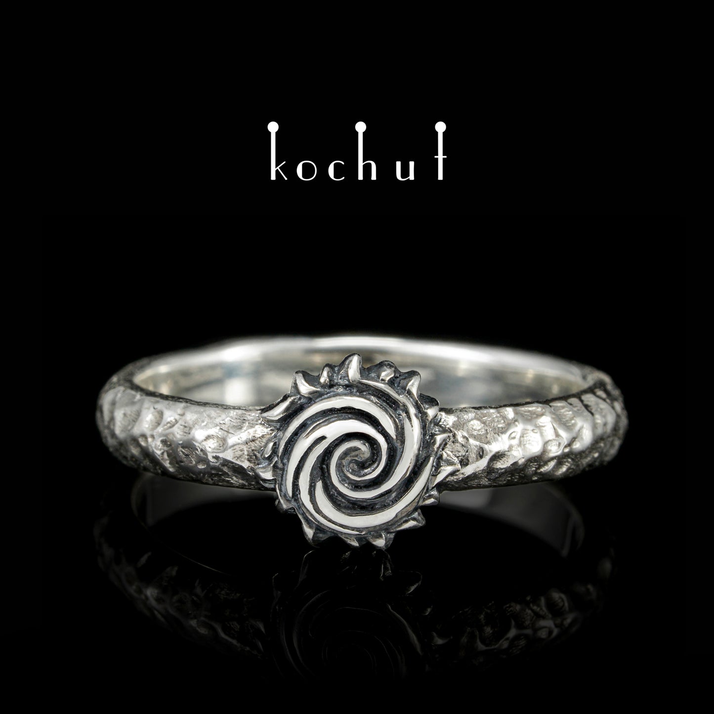 Himmlisches Feuer — Ring aus oxidiertem Silber