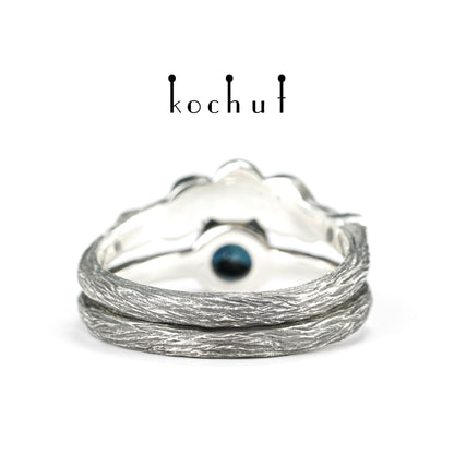 Erstes Treffen — Ring aus oxidiertem Silber mit Saphir