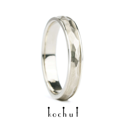 Absolute mit Fassungen — Ring aus Weißgold