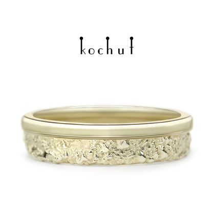 Freude und Traurigkeit: Hälften — Ehering aus Gelbgold