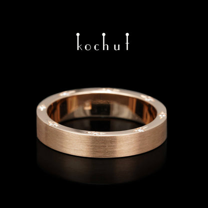 Aristokraten — flach geformter Ehering aus Rotgold und Diamanten