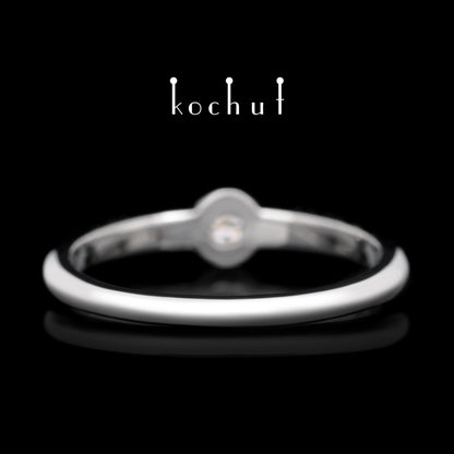 Klassisch — Platinring mit Diamanten