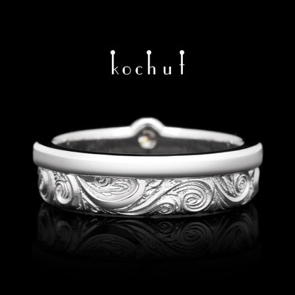 In Freude und Leid: Halbe — Platin-Ehering mit Diamant