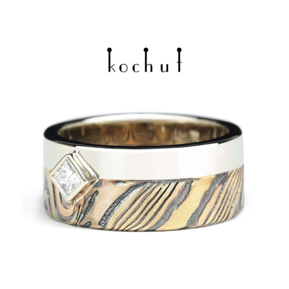 Kado — Ehering aus Weiß-, Gelb- und Rotgold, graviertes und oxidiertes Silber mit Diamant